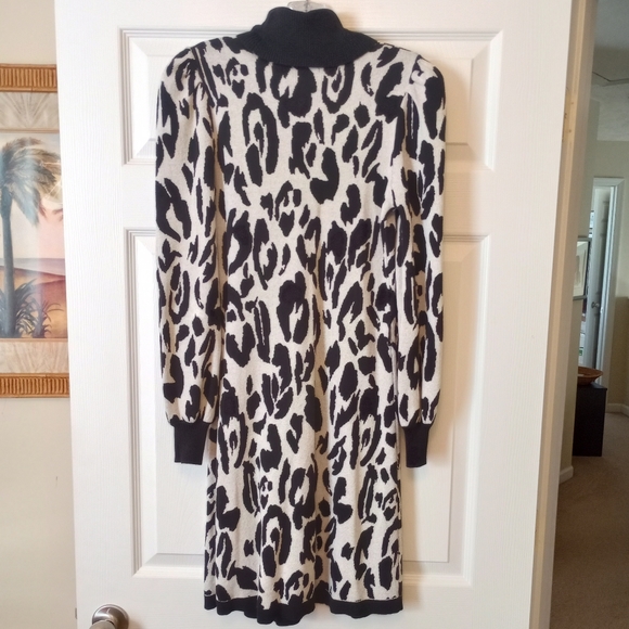 Who What Wear black cream leopard sweater dress. Size XS - Picture 3 of 8